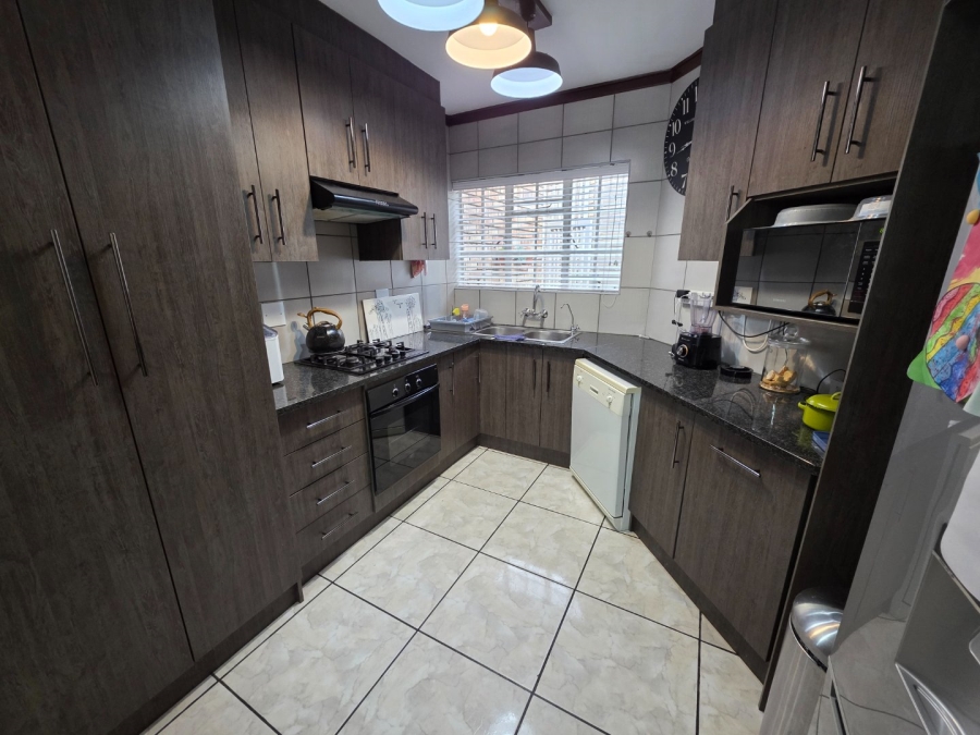 4 Bedroom Property for Sale in Pentagon Park Free State